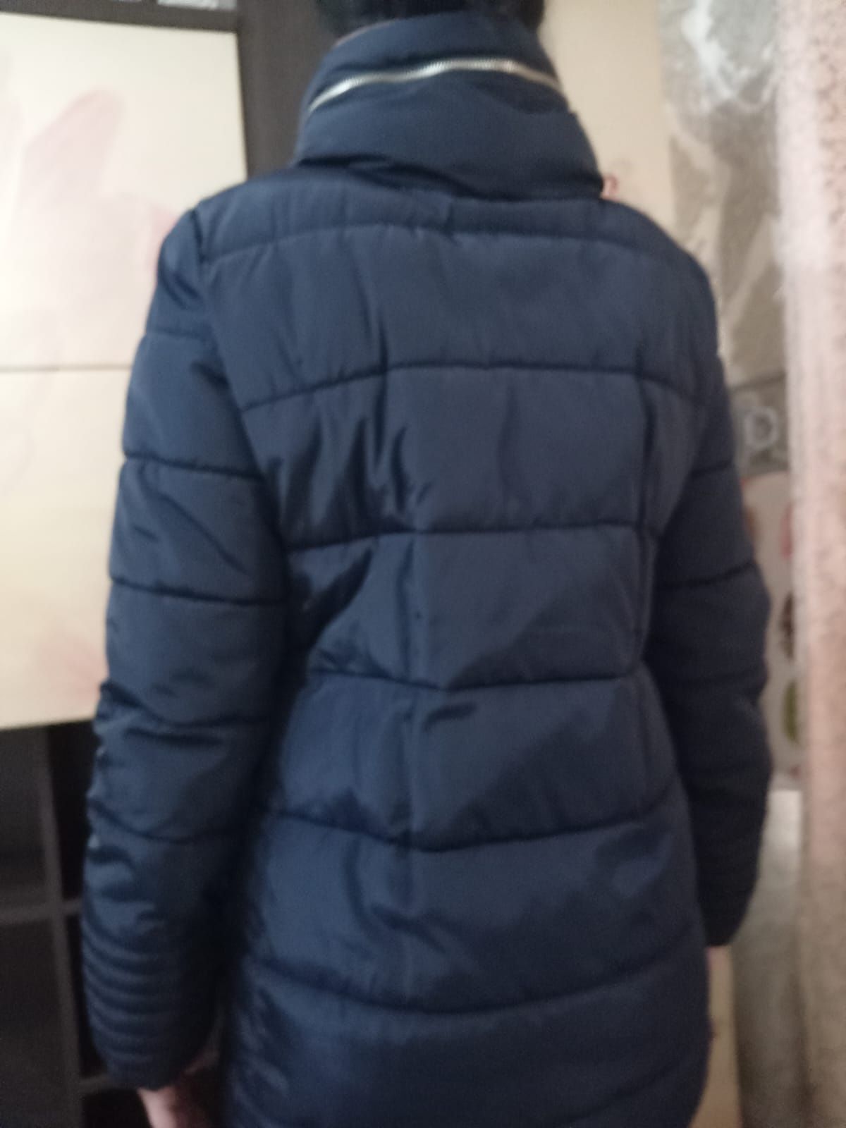 Продам куртку женскую