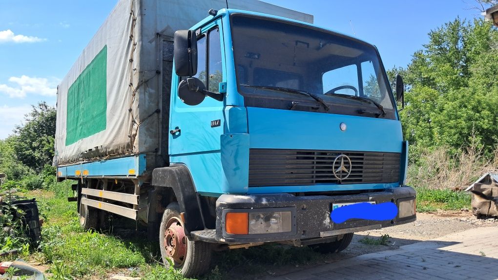 Mercedes Benz 817