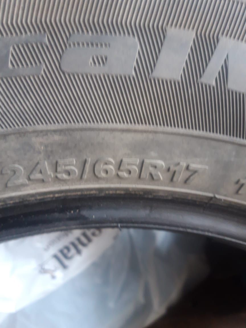 Продам летнюю резину Капсен 245/65/17