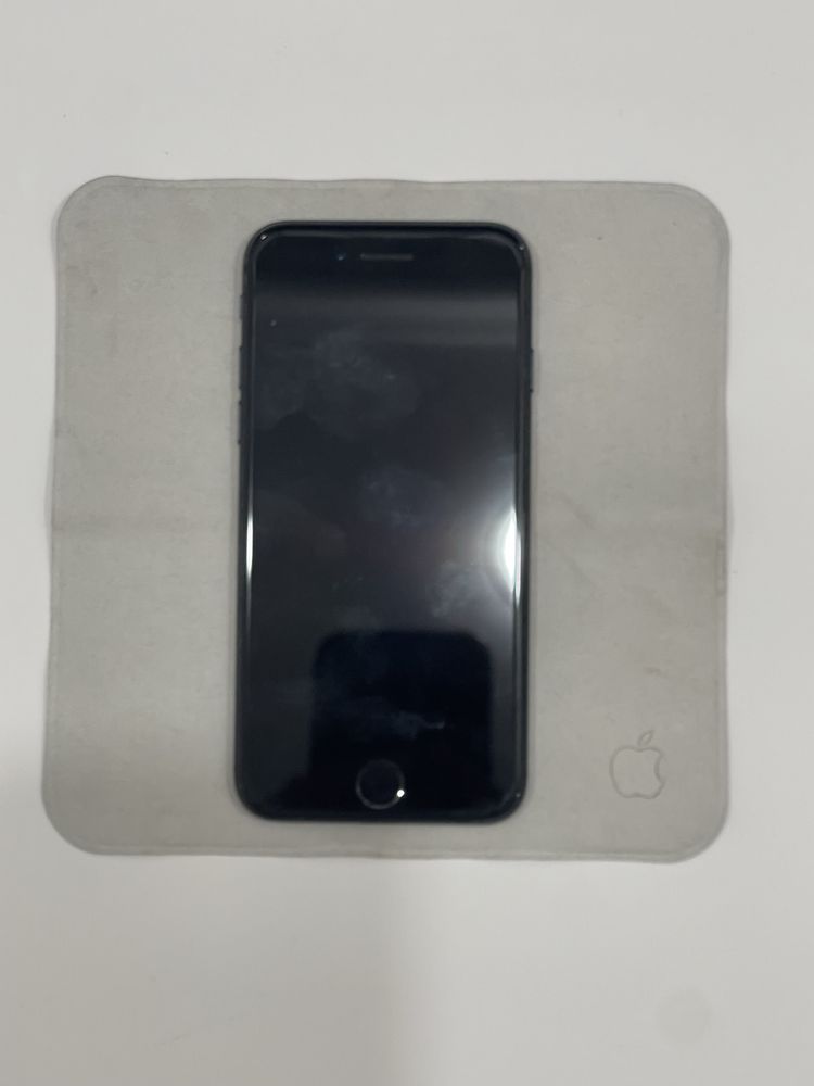 IPhone 7 / 32 гб / Идеальное состояние