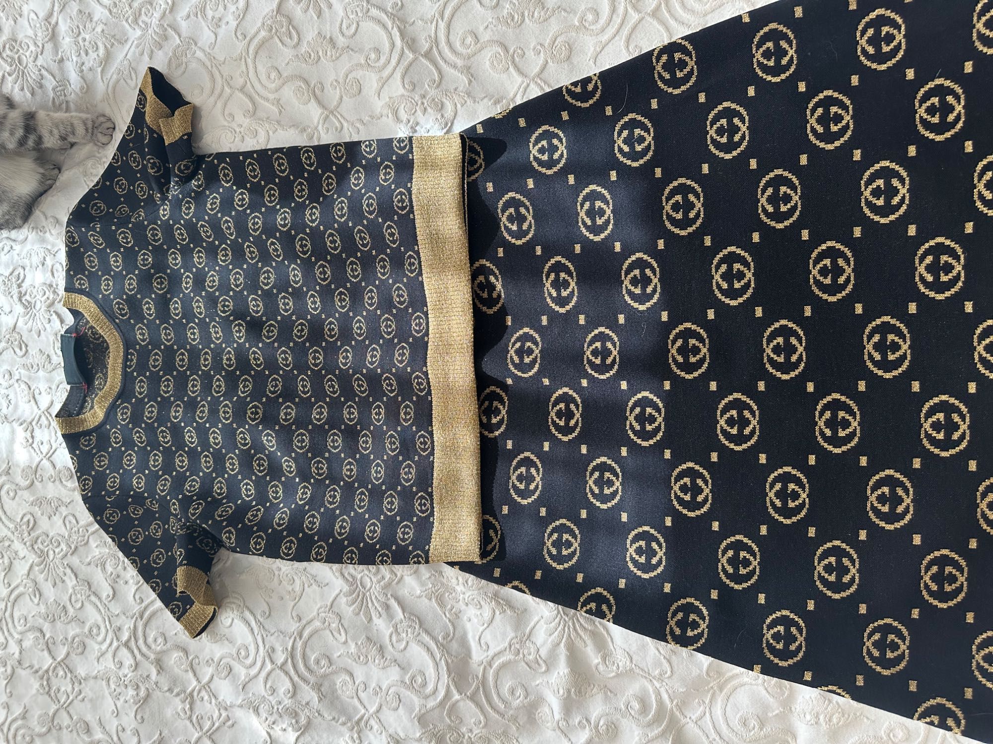 Продается женский костюм Gucci оригинал