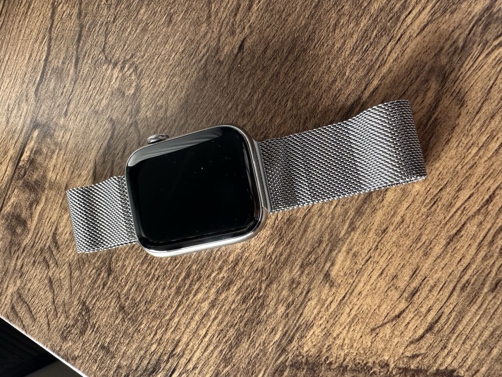 Продам Apple watch series 9 stainless