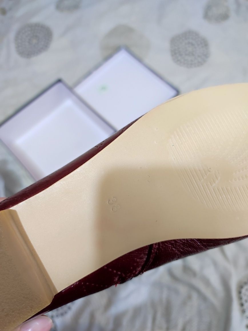 Продам женские осенние сапоги