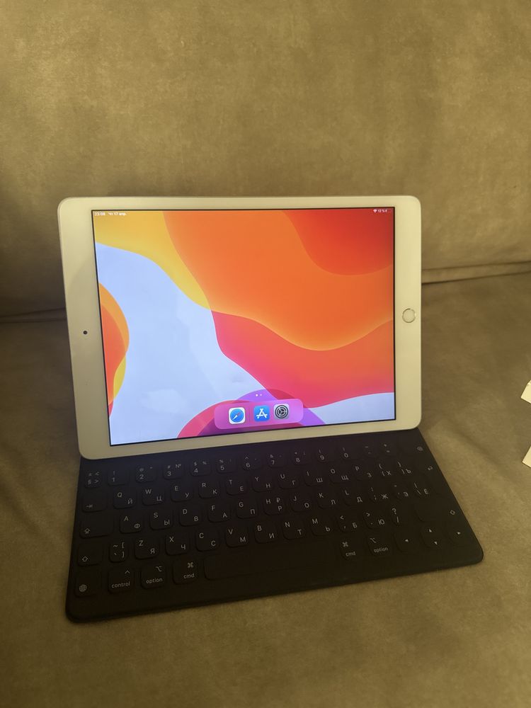 iPad 7-го поколения + Apple Pencil + Smart Keyboard