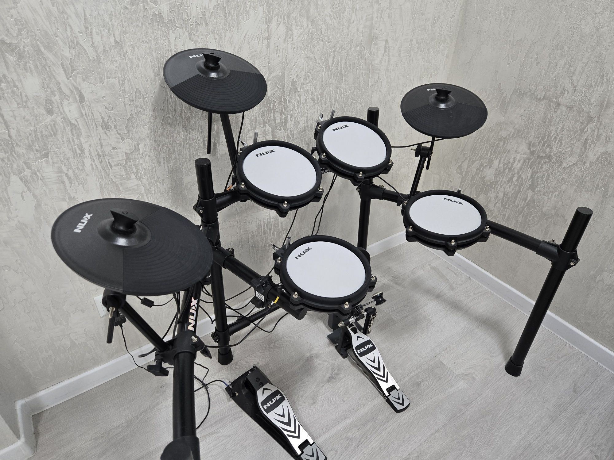 Продам барабанную установку NUX DM-210