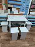 Продам стол кухонный и табуретки 4 шт.