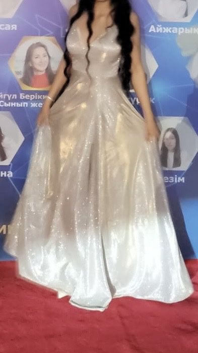 Блестящее платье в пол