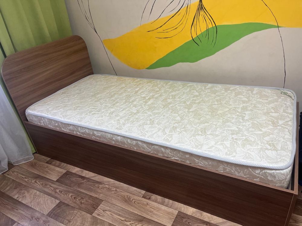 Продам односпальнюю кровать