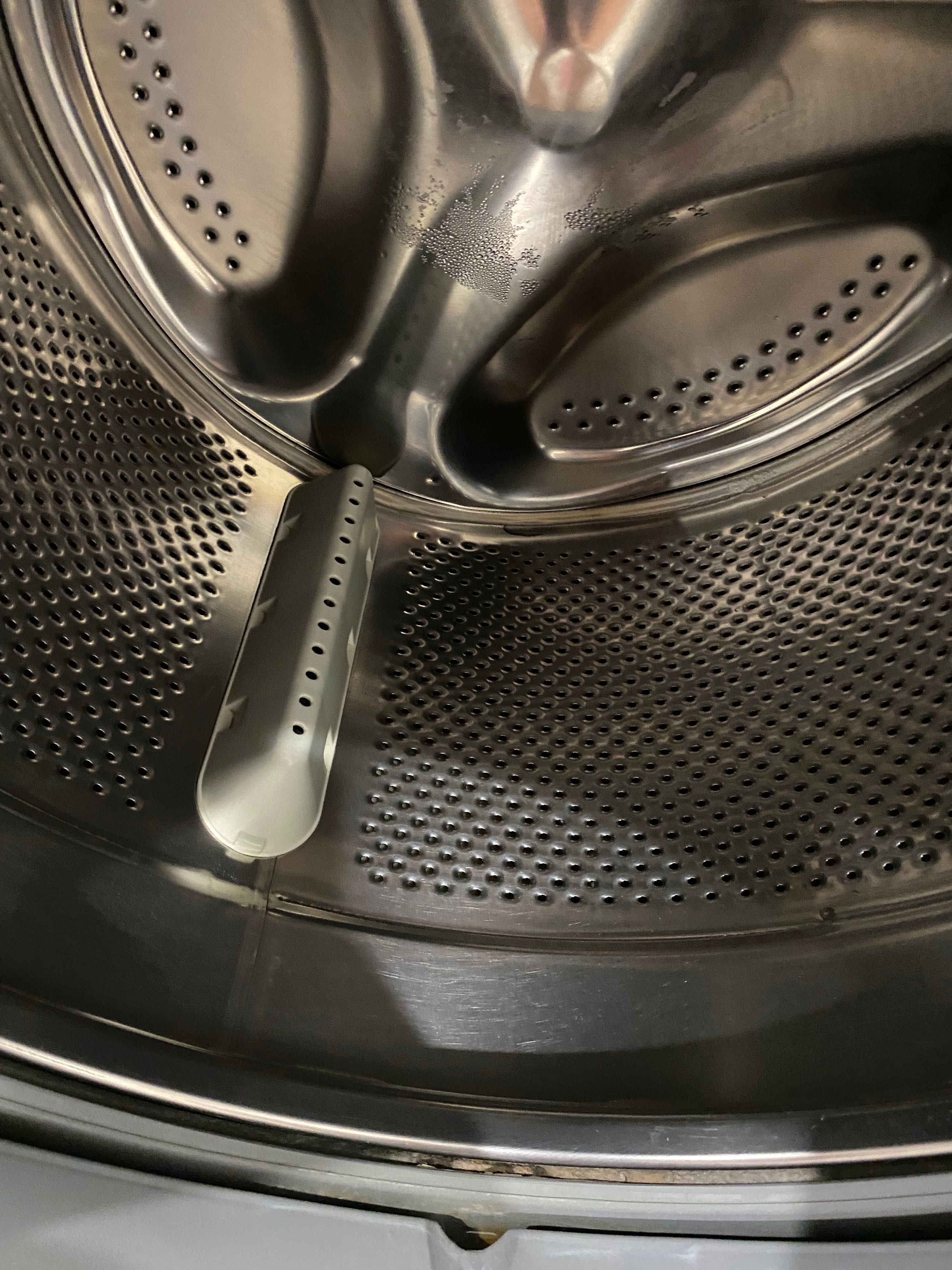 Стирально-сушильная машина Hotpoint-Ariston WDD 8640 B eu