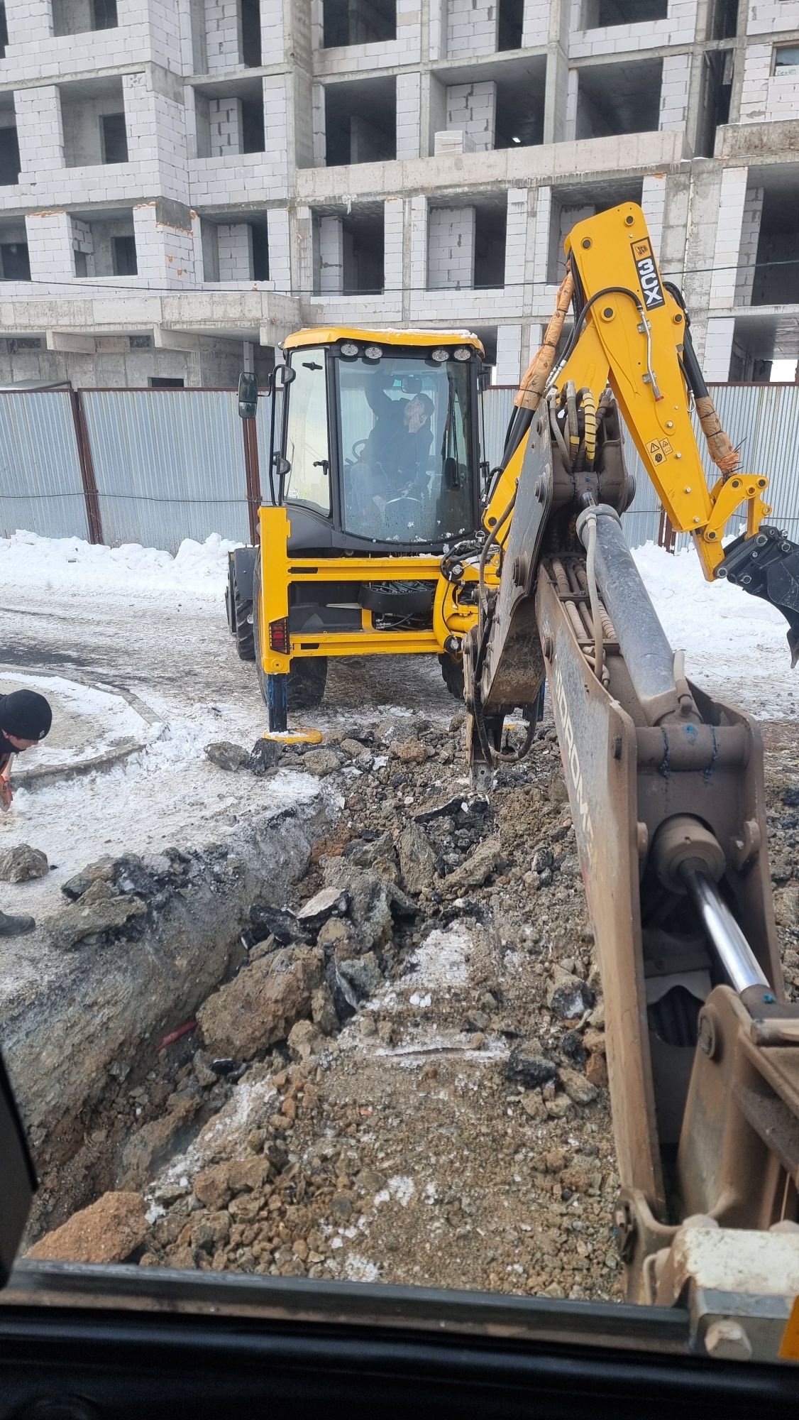 Трактор петушок Эксковатор погрузчик с гидромолотом с вилами