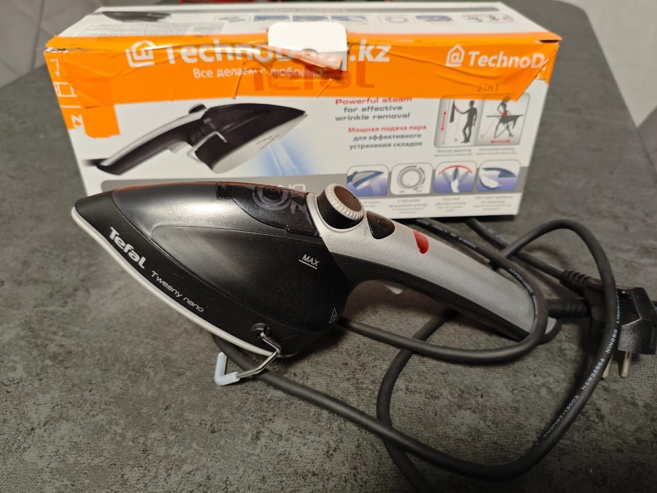 Пароочиститель Tefal Tweeny Nano DV9001 – гладь  одним движением
