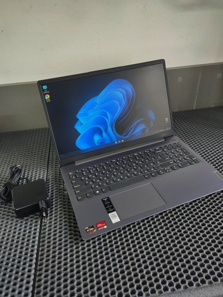 Lenovo Ideapad 3 (Ryzen 7 3700U/ 12GB DDR4/ 512GB M.2 SSD)