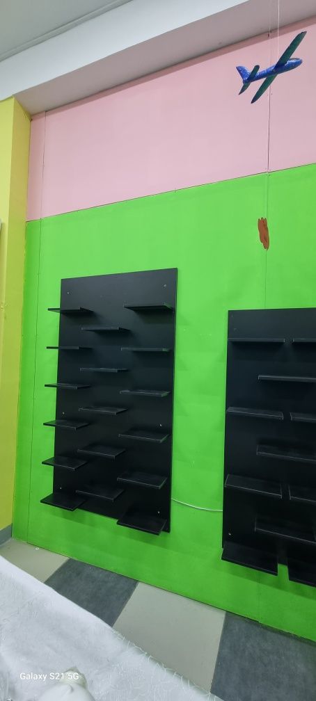 Мебель из детского магазина кронштейн вешалки и тд.