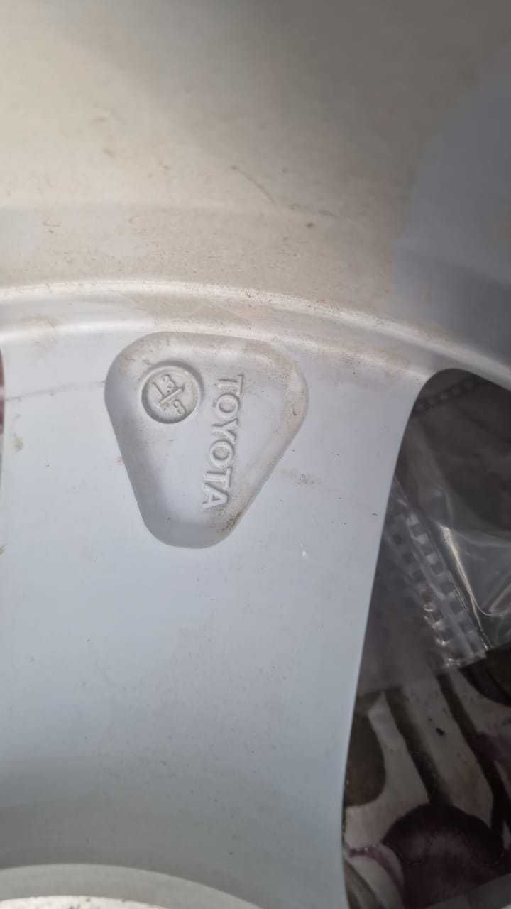 Диск с резиной  TOYOTA RAV 4   225/65-17   Япония - 1 шт.