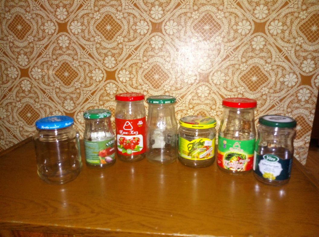 Банки и бутылки стеклянные, б/у, маленькие