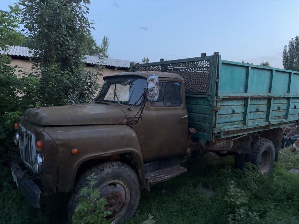 Самосвал в хорошем состаяние