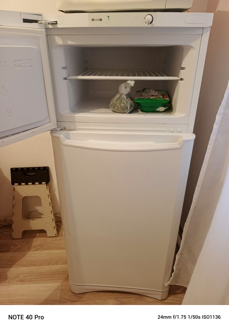 Продам холадильник индезит