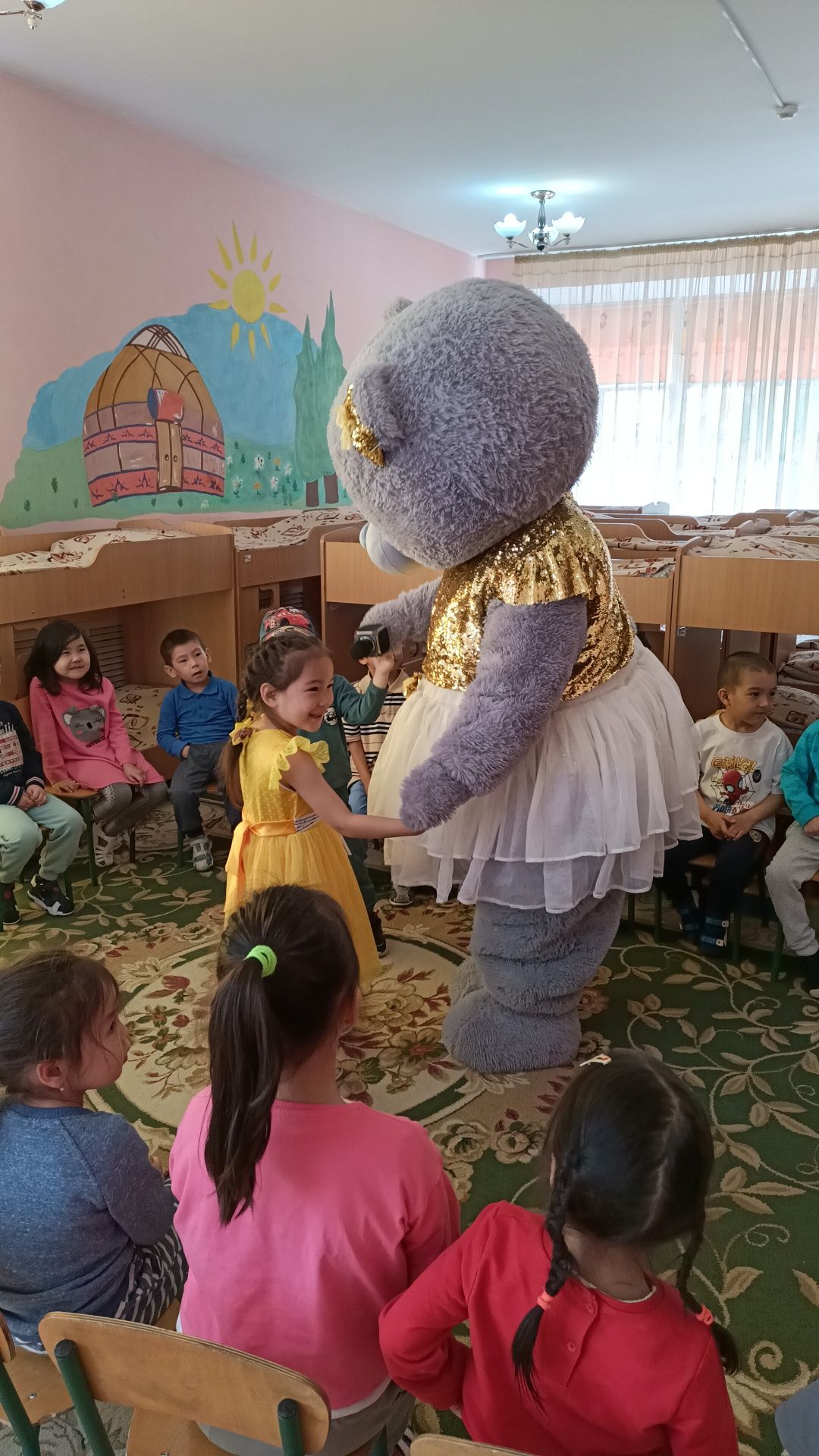 Мишка Тедди поздравит вас и ваших близких