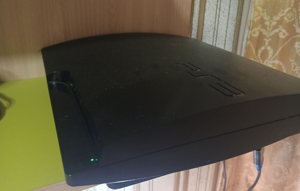 Продам ps3 с монитором