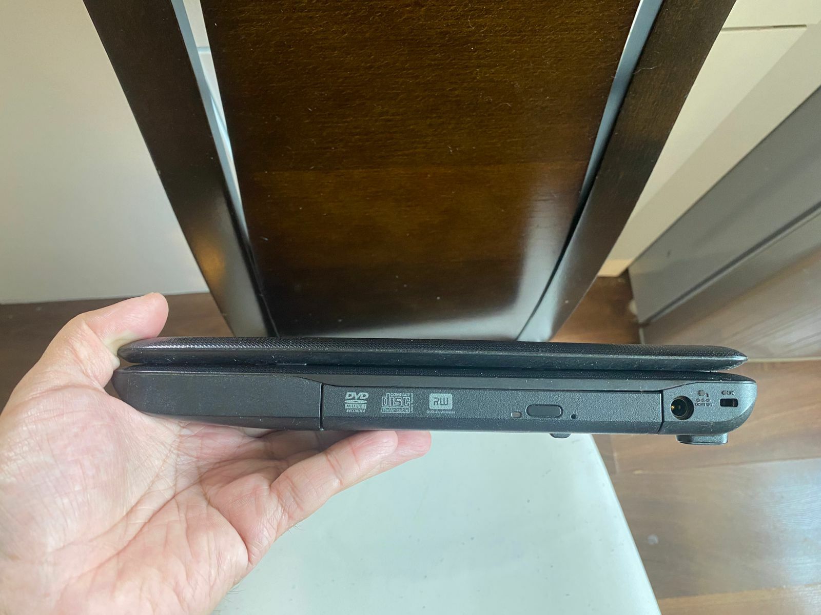 TOSHIBA laptop/AMD Triple core/SSD