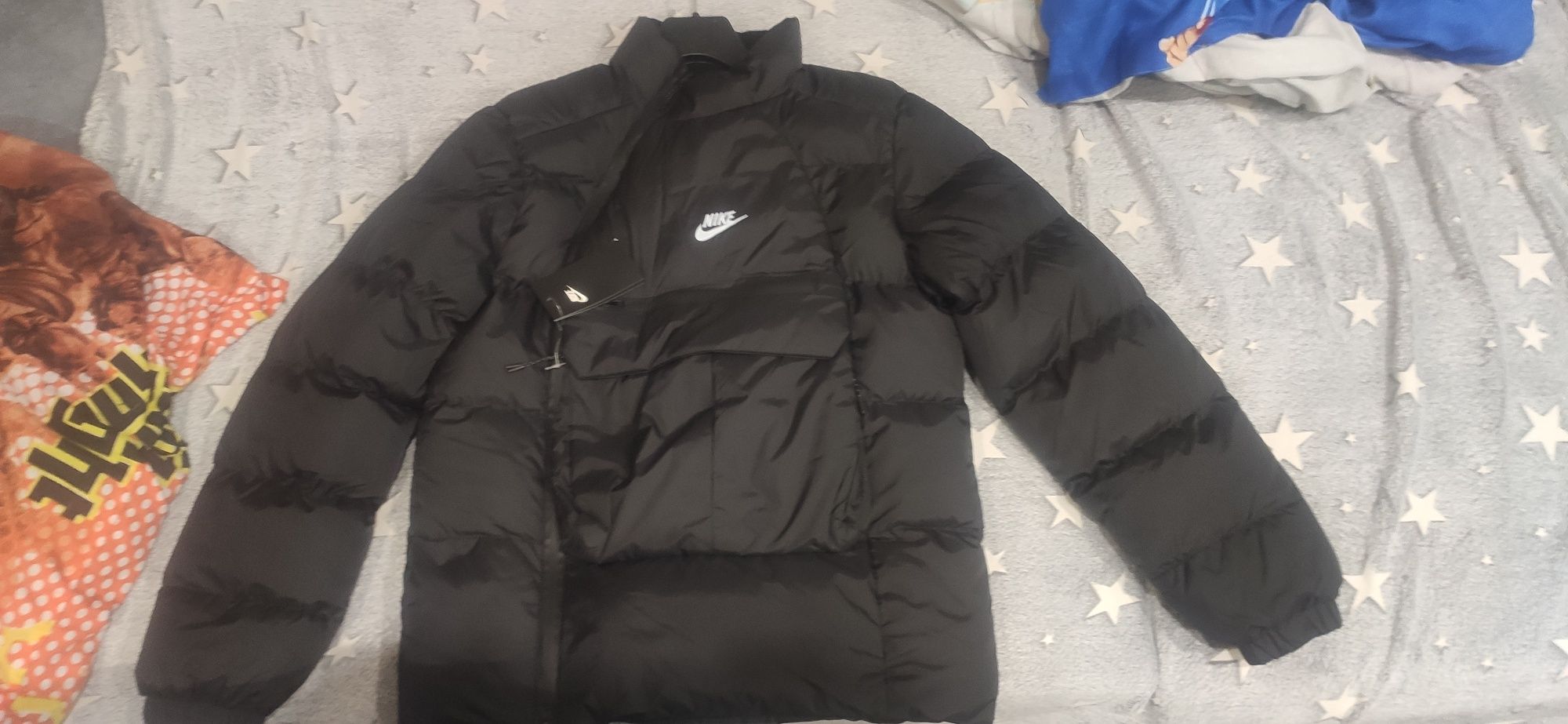 Весеняя   Куртка    NIKE
