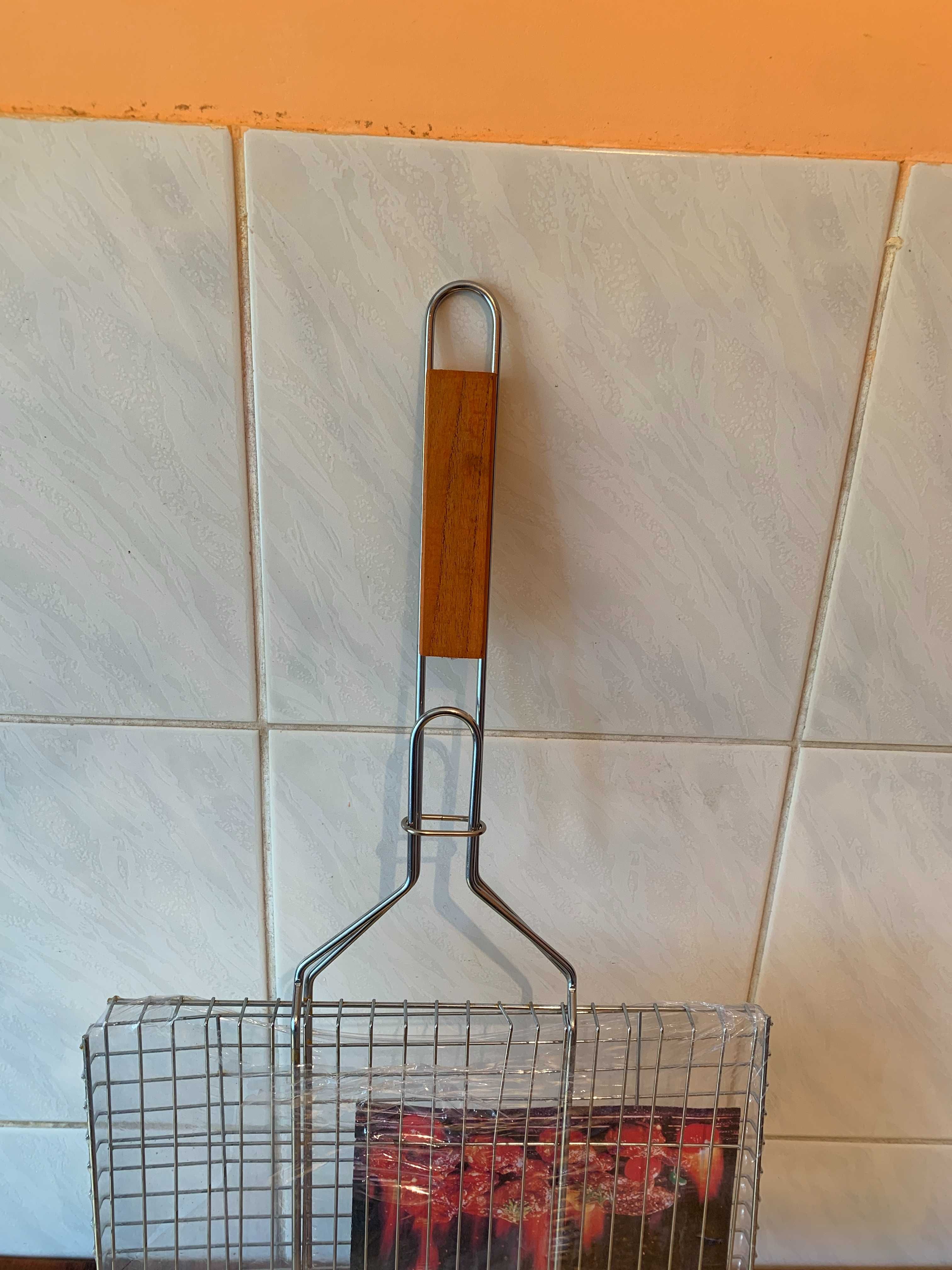 Продам решетки из хромирован. стали для мяса с ручкой (сделано в КНР)