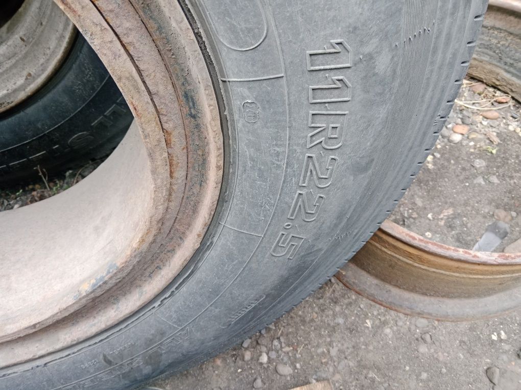 Продам резину на камаз