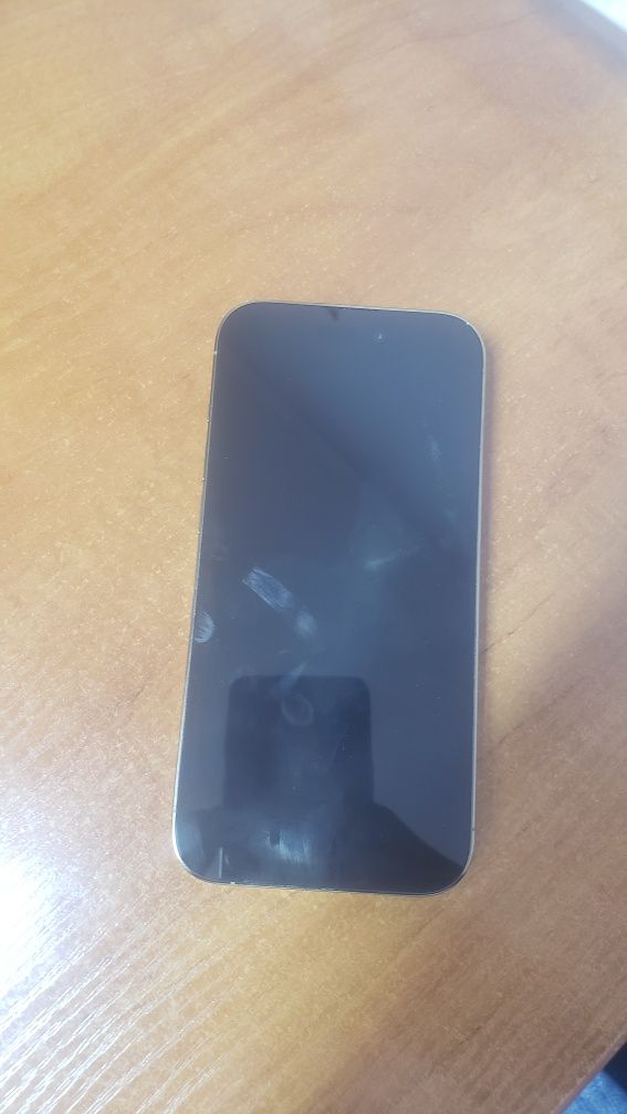 почти новый iPhone 14 pro