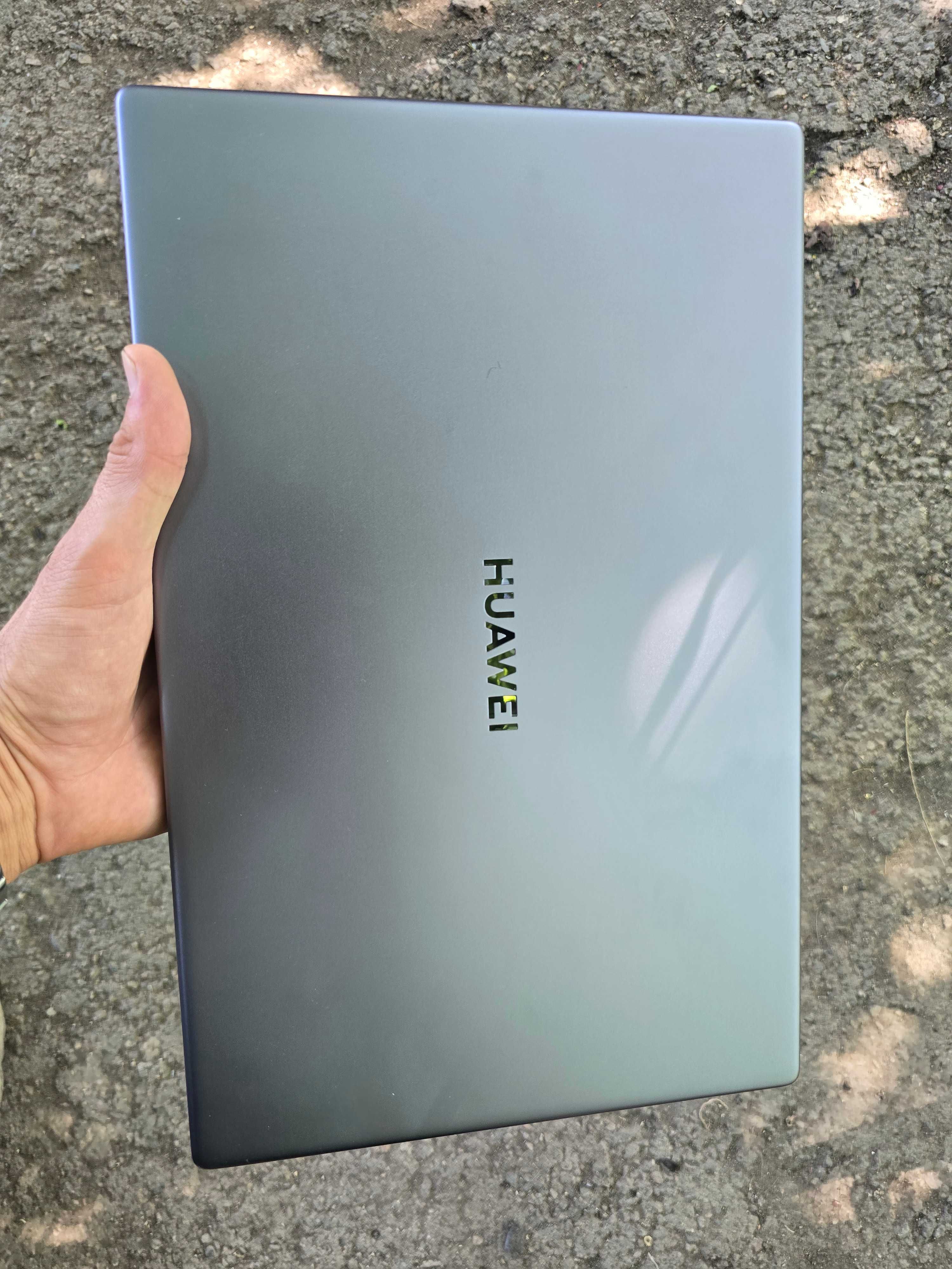Ноутбук Huawei MateBook D15 идеальное состояние