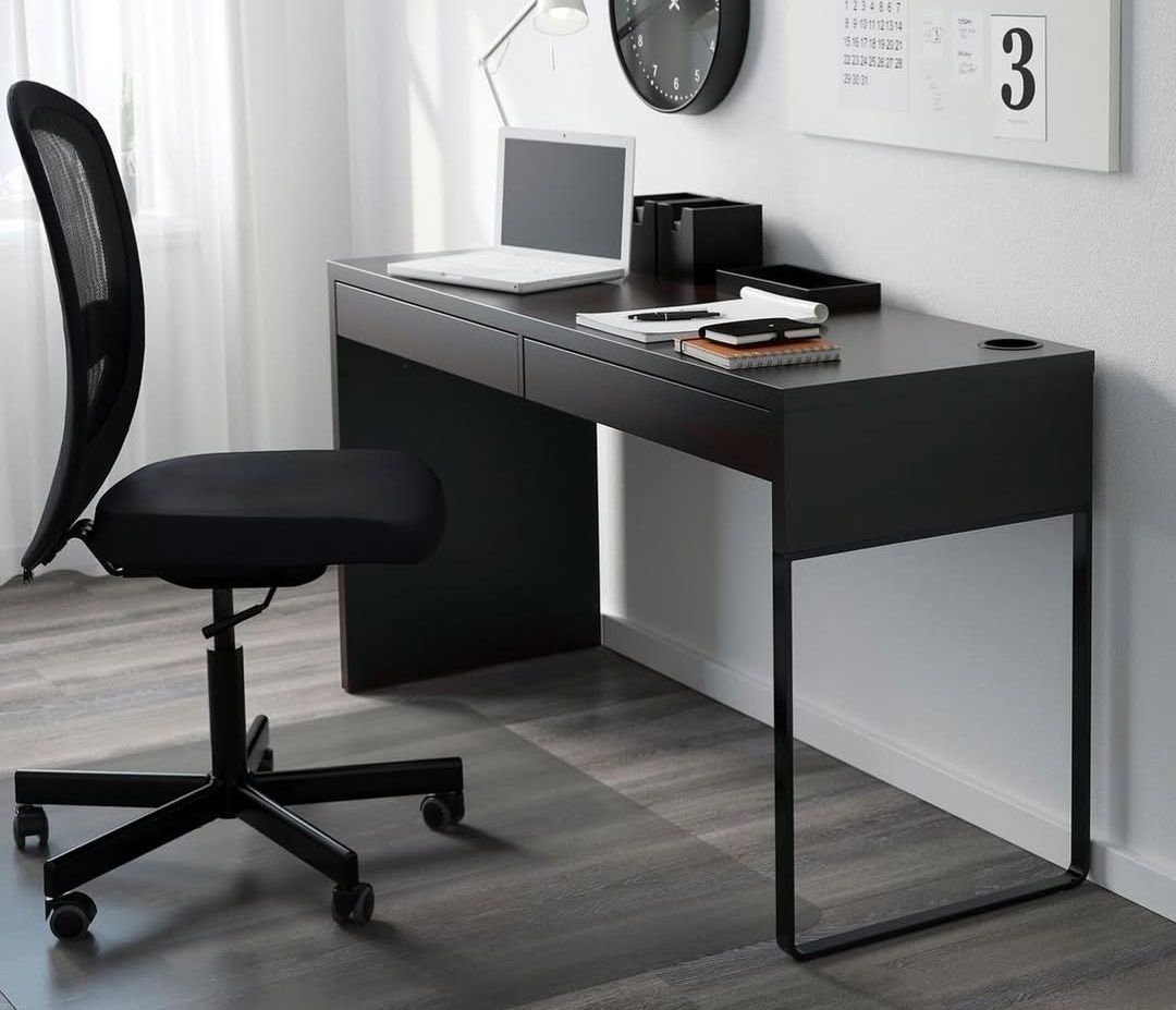 Продам стол ikea micke