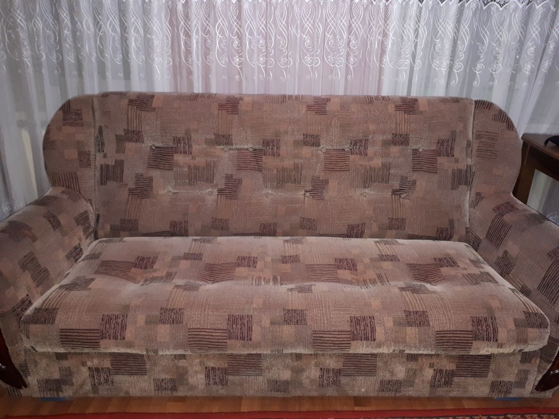 Продам мягкий уголок. Диван и 2 кресла.