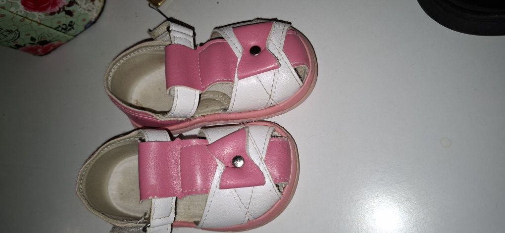 Продам обувь детскую