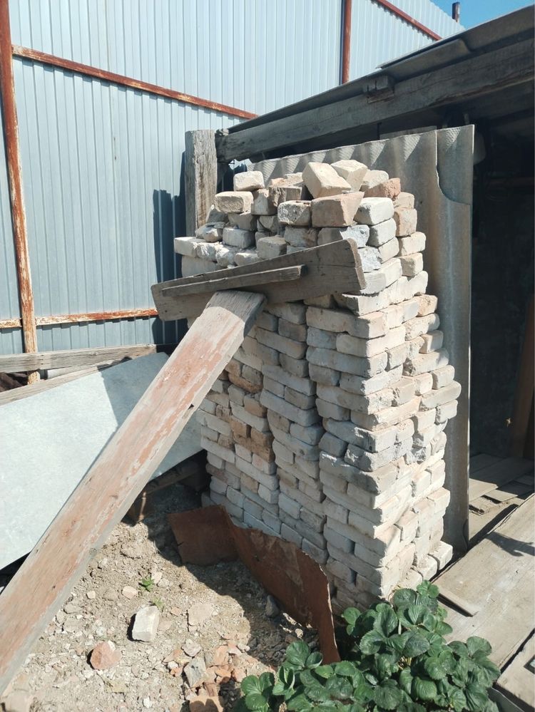 Отдаю даром кирпичи, самовывоз