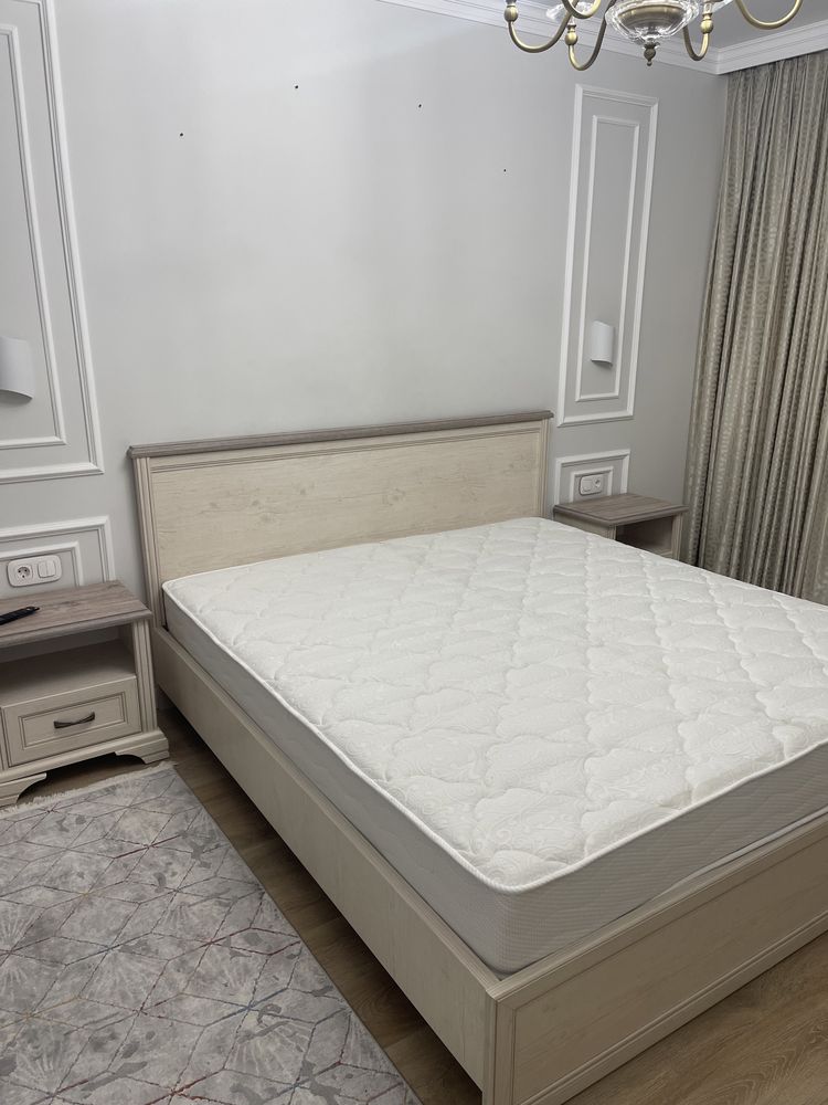 Кровать с матрасом и тумбачками. Производство Республика Беларусь.