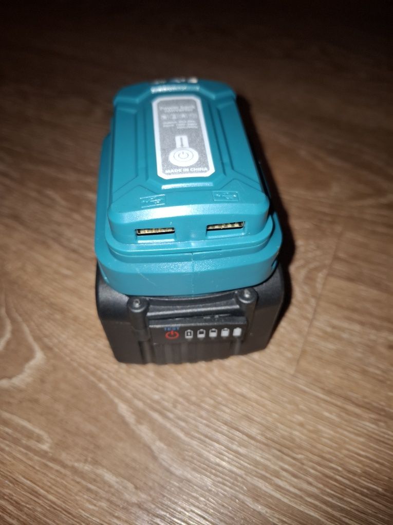 Переходник на акб макита с фонарем и зарядкой usb.