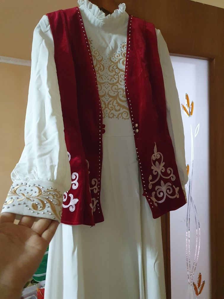 Сдам в аренду казахское платье с камзолом