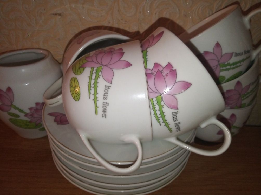 Продам не полный чайный сервиз!