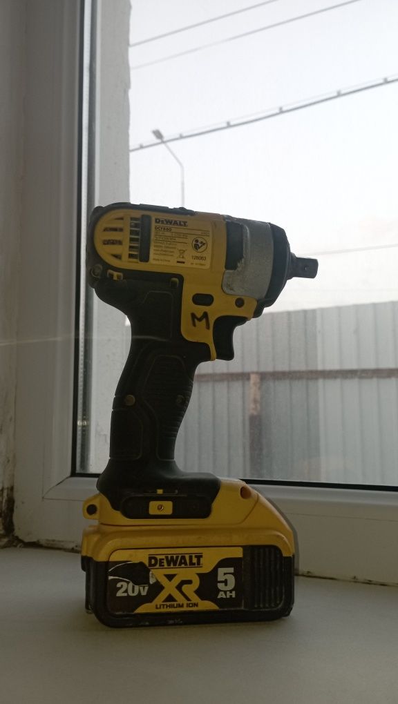 Dewalt аккумуляторный гайковёрт