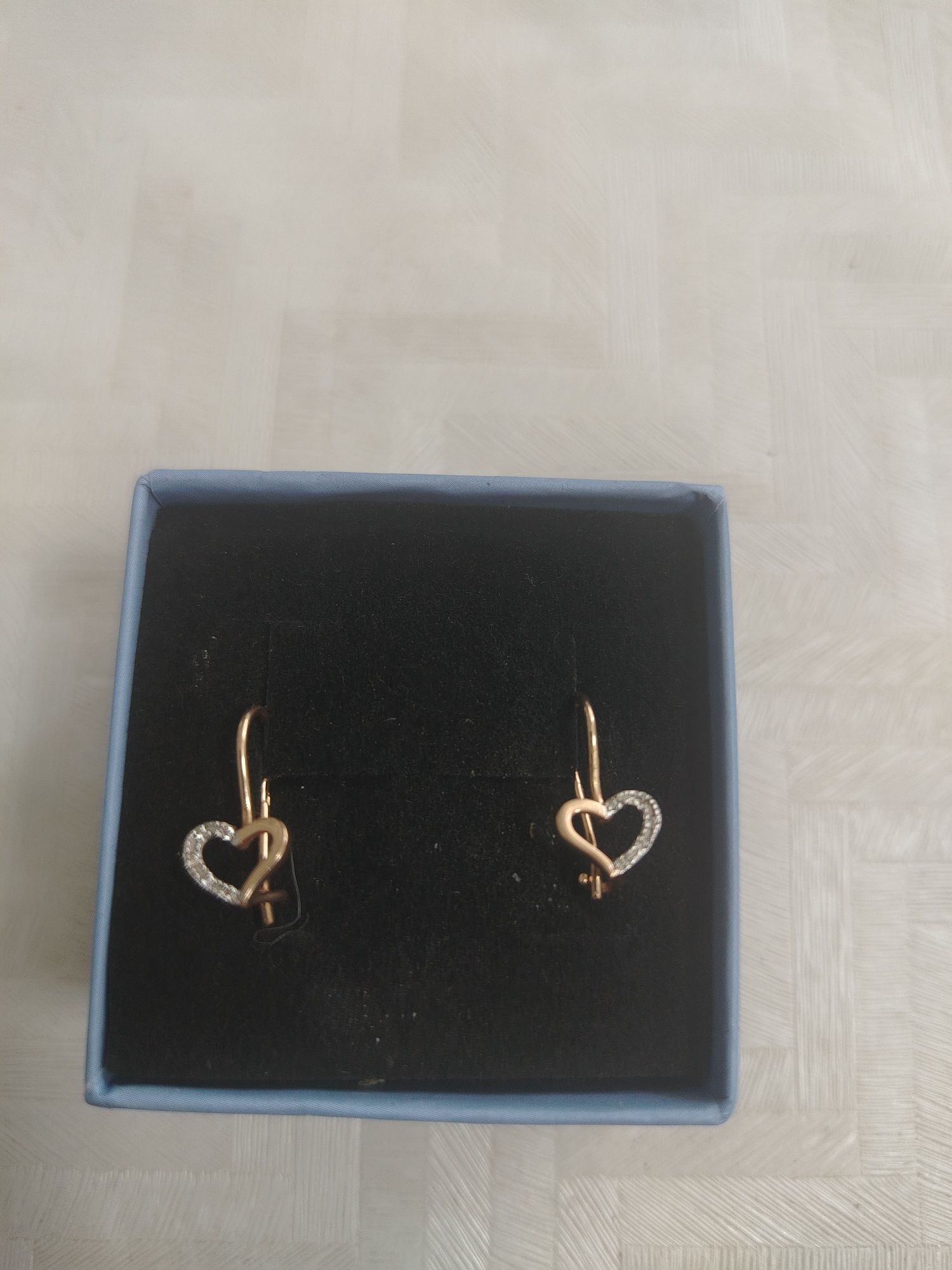 Продам серьги детские