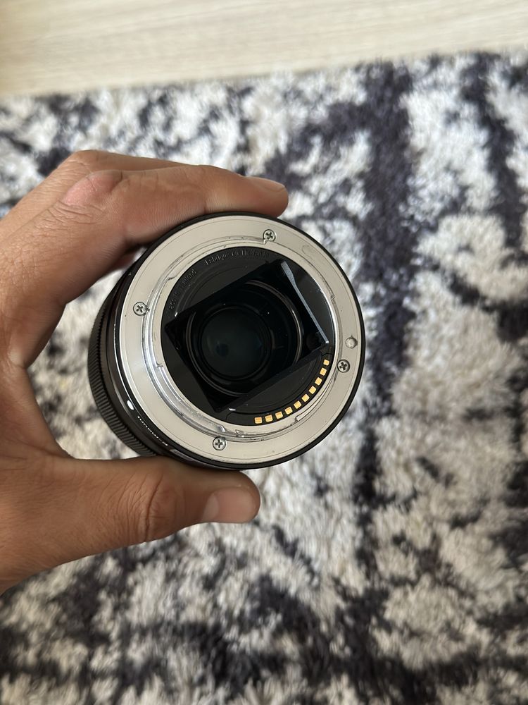 Sony FE 28mm f/2.0