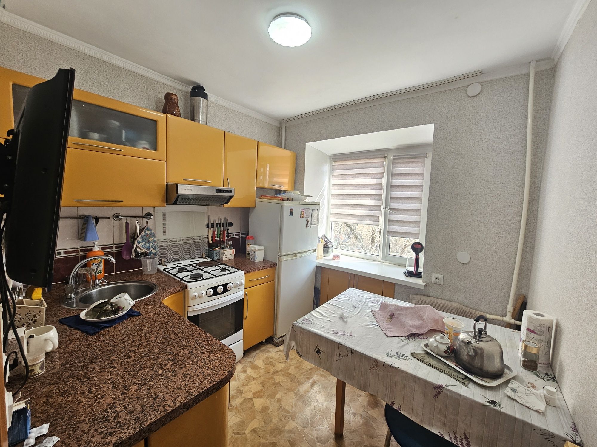 3 к. Город. Продаю трёхкомнатную квартиру в центре, ул. Ермекова, д.35