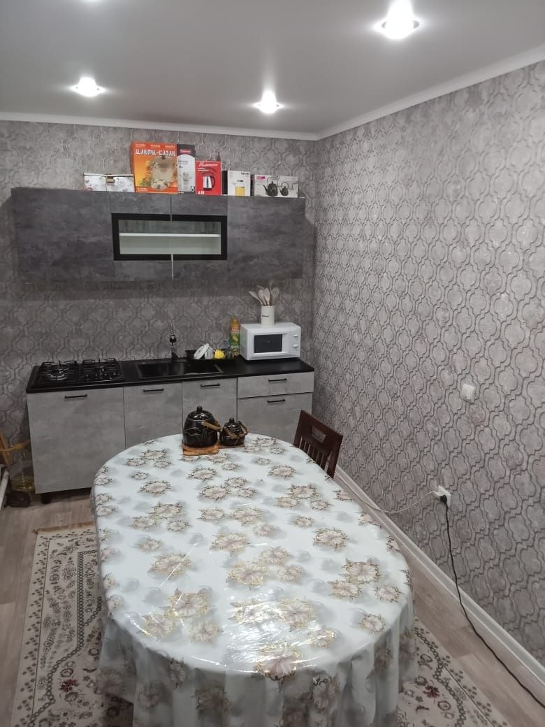 Продам болшой дом кызлтале район страителная 3 рядом болница метров300