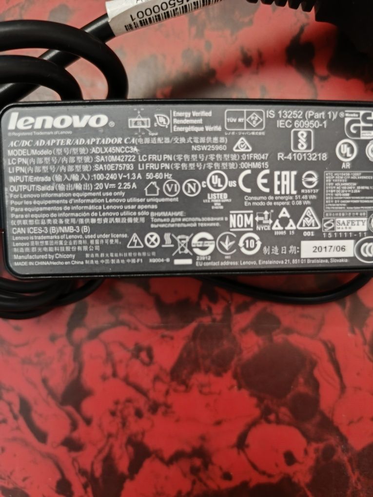 Продаю блок питания для ноутбука Lenovo