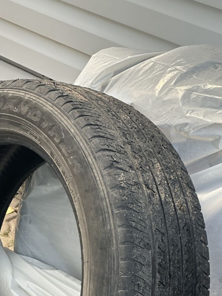 Шины Dunlop 235/55 R18 комплект — дешево, срочно