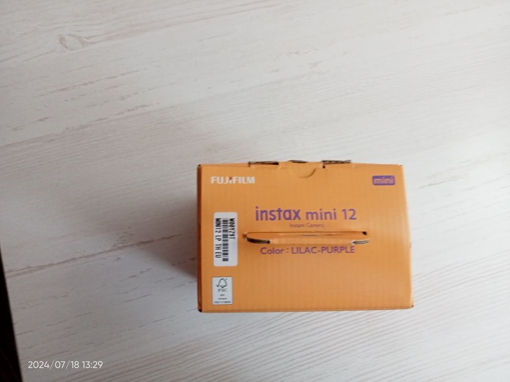 Инстакамера instax mini 12