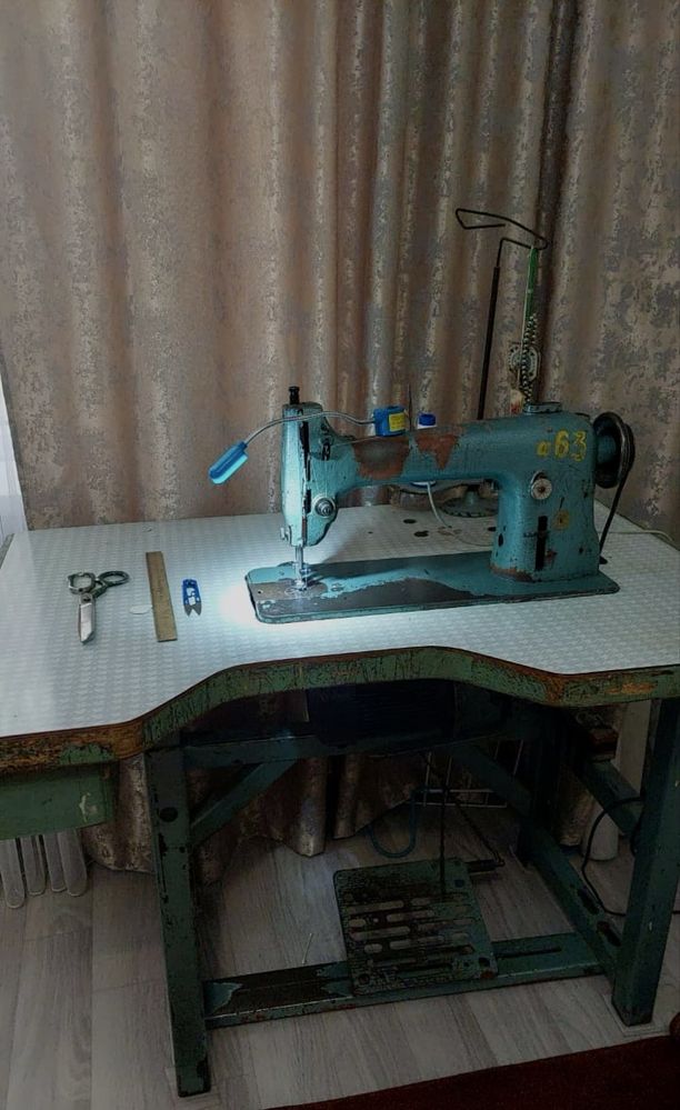 Продается промышленная машина 97кл. В хорошеем состояний