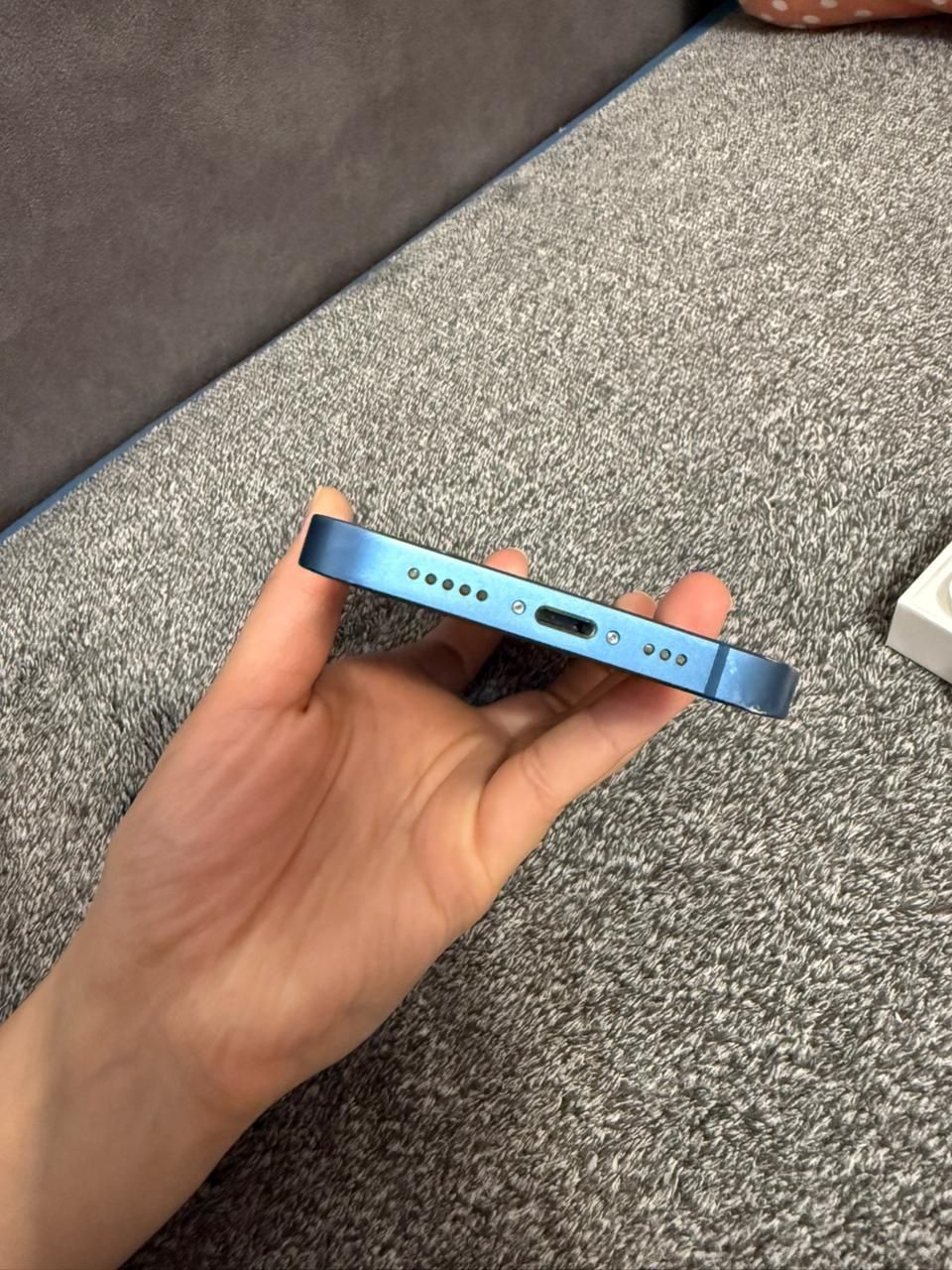 Продам IPHONE 13