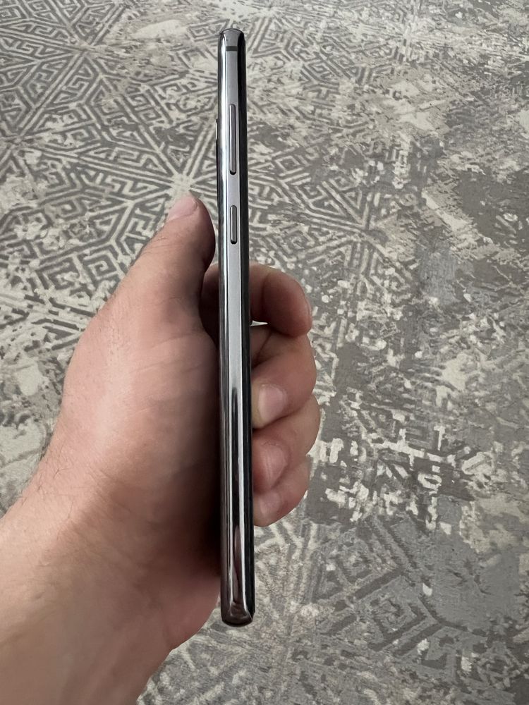 Самсунг s10+ 128 gb в отличном сост.