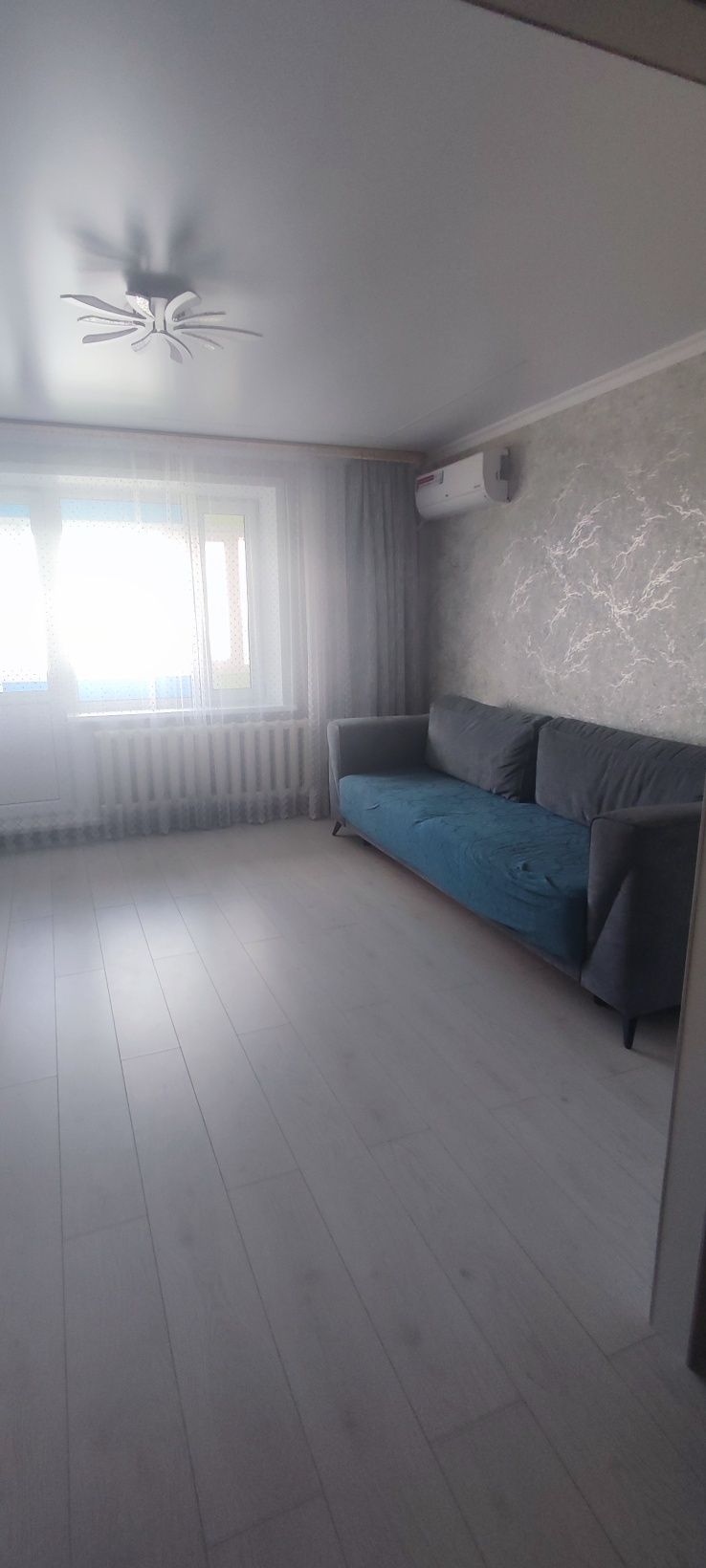 Продам квартиру 4 комнатную в центре.