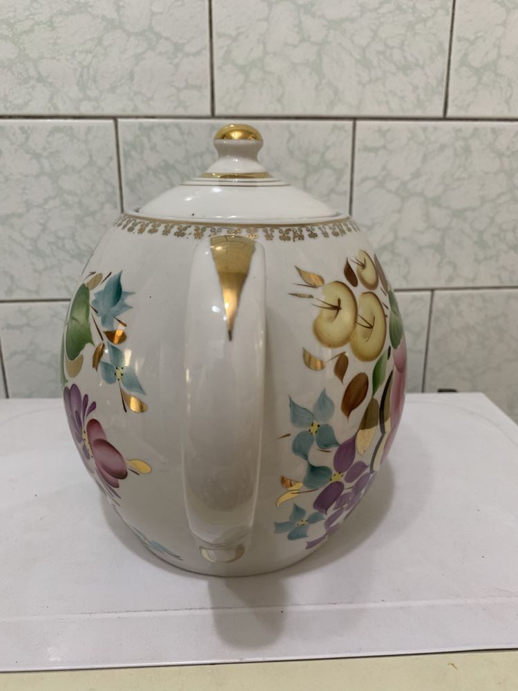 Продам чайник большой новый